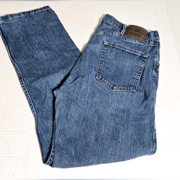 Mens 36 x 30 Wrangler Regular Fit Denim Jeans 5 pocket design - Picture 1 of 12